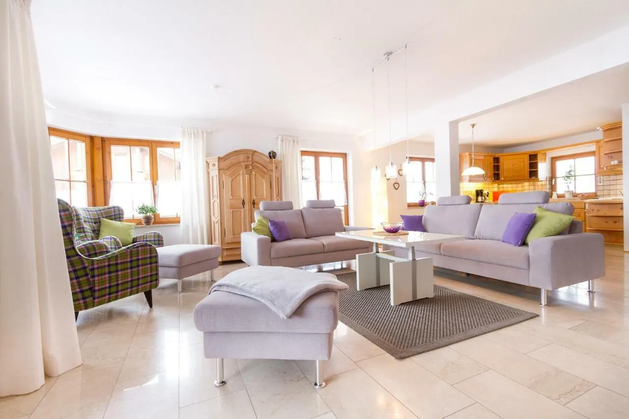 Apartment Ferienwohnungen Alpentraum - Landhaus Obermaiselstein