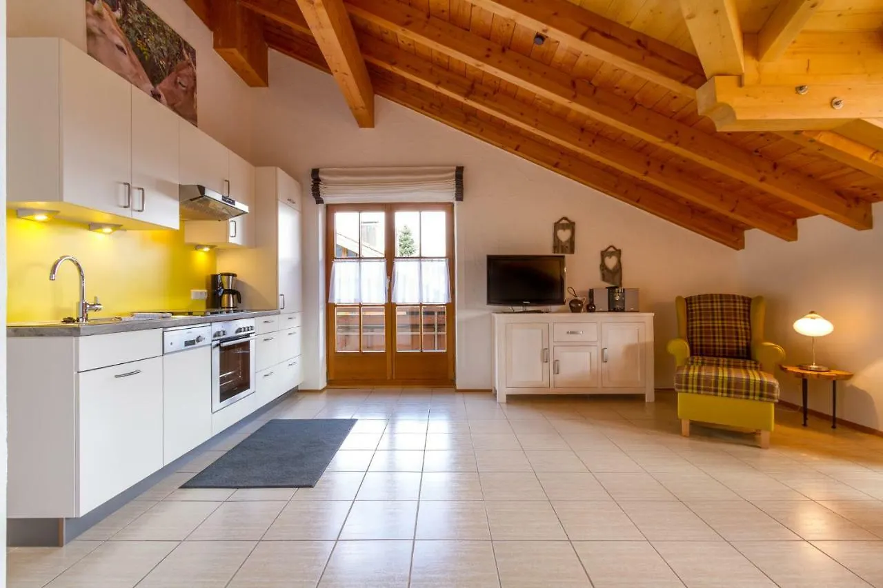Apartment Ferienwohnungen Alpentraum - Landhaus Obermaiselstein