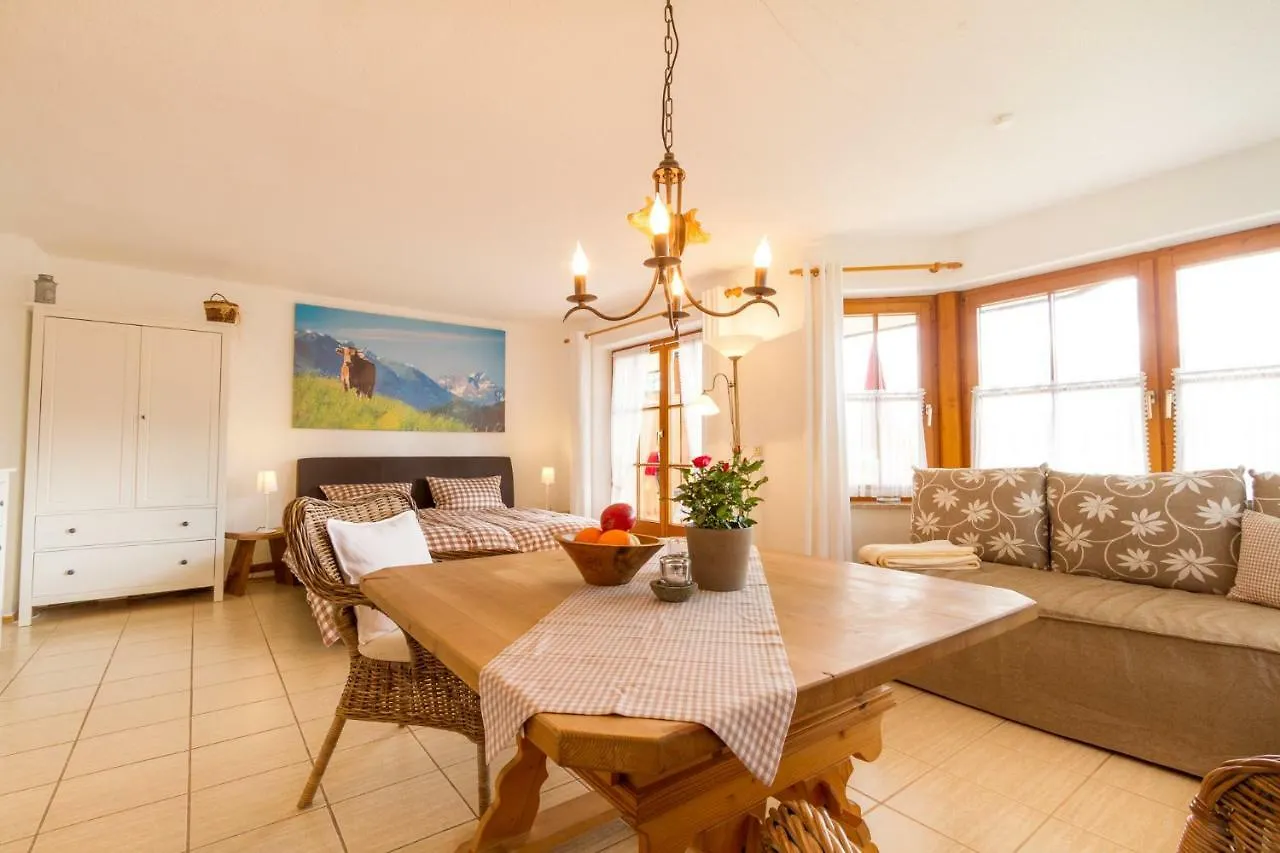 Ferienwohnungen Alpentraum - Landhaus Obermaiselstein Apartment